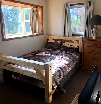 Queen Bed in Steelhead Cabin